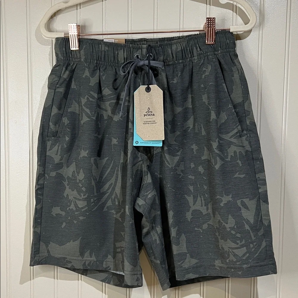 NWT prAna Men’s Size Small Green Gray Floral Camo Metric E-Waist 8
